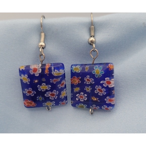 Unbranded Jewelry - Vintage Drop Dangle Milliefiori Flower Multicolored Pierced Earrings .75” Blue
